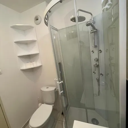 Apartment F1 Avec Terrasse, 5 Min De Colmar, Vignoble Et Free Parking